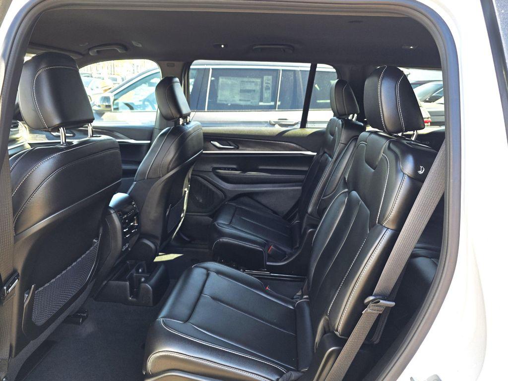 new 2025 Jeep Grand Cherokee L car, priced at $44,900