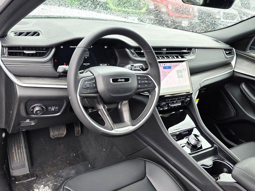 new 2025 Jeep Grand Cherokee car, priced at $44,900
