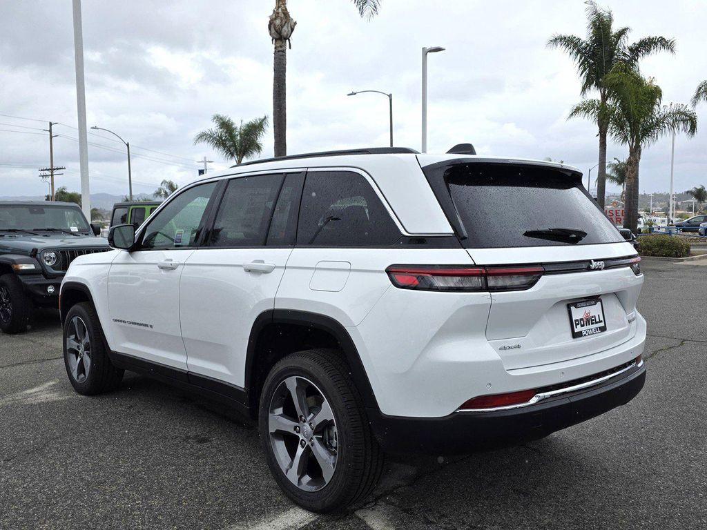 new 2025 Jeep Grand Cherokee car, priced at $44,900