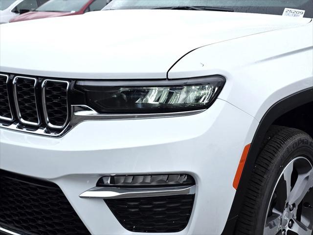 new 2025 Jeep Grand Cherokee car, priced at $46,900