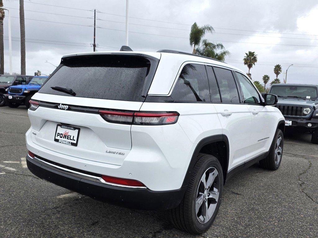 new 2025 Jeep Grand Cherokee car, priced at $44,900