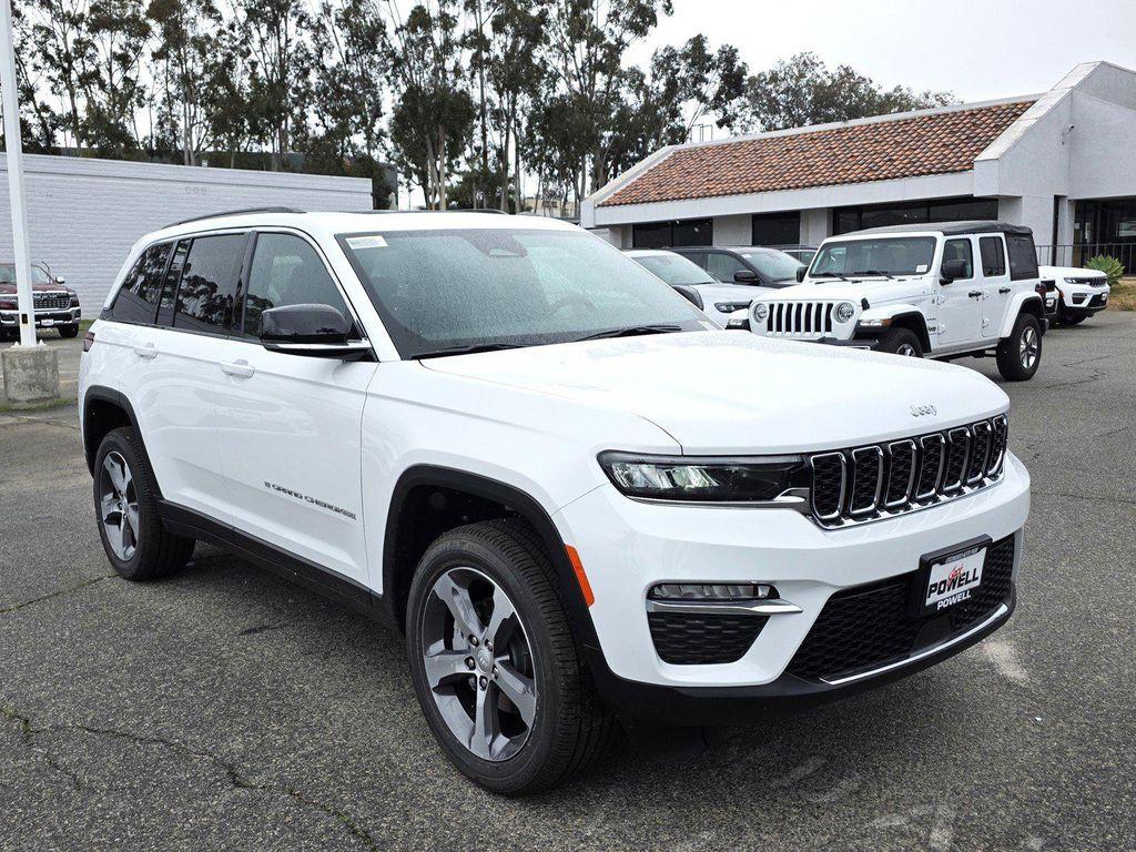 new 2025 Jeep Grand Cherokee car, priced at $44,900