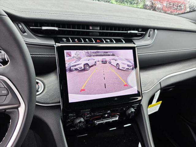 new 2025 Jeep Grand Cherokee car, priced at $46,900