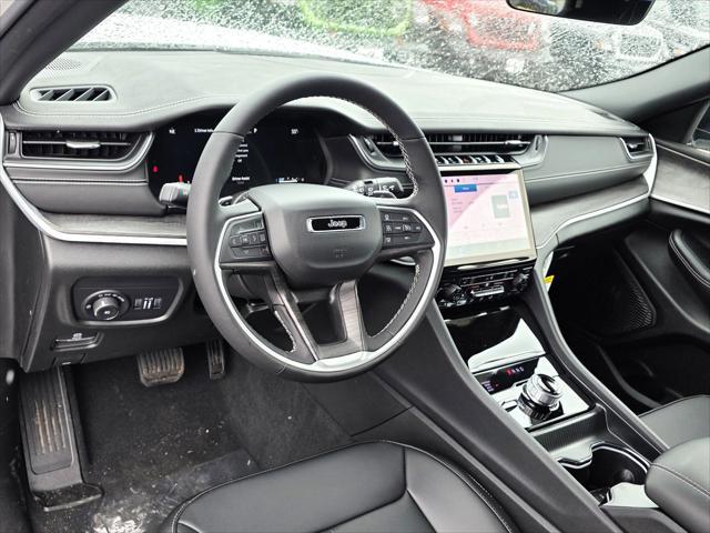 new 2025 Jeep Grand Cherokee car, priced at $46,900