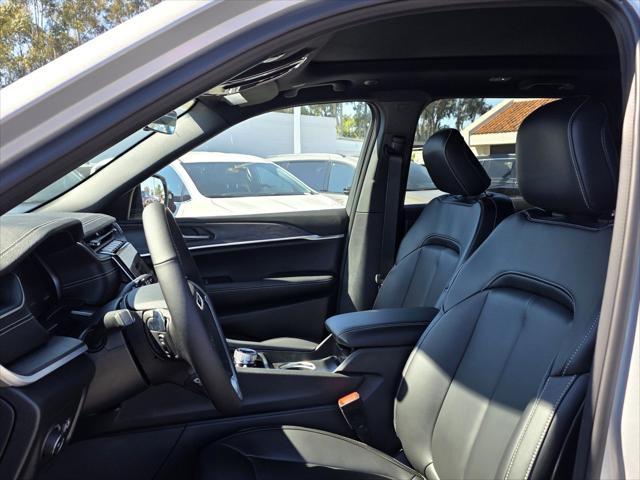 new 2025 Jeep Grand Cherokee car, priced at $45,500