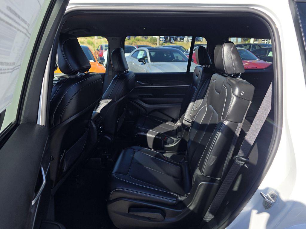 new 2025 Jeep Grand Cherokee L car, priced at $41,900