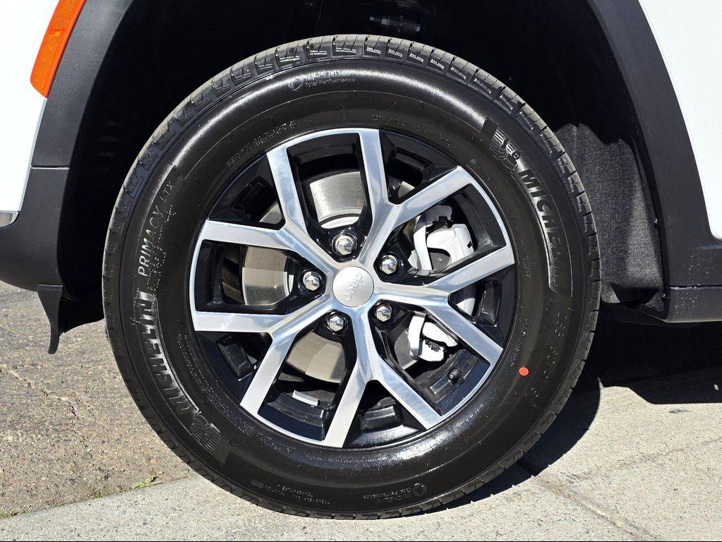 new 2025 Jeep Grand Cherokee L car, priced at $41,900