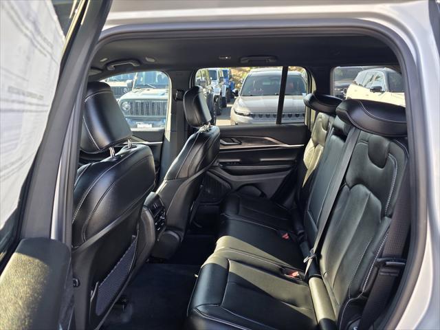 new 2025 Jeep Grand Cherokee car, priced at $42,900