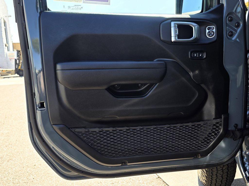 new 2025 Jeep Wrangler car, priced at $41,900