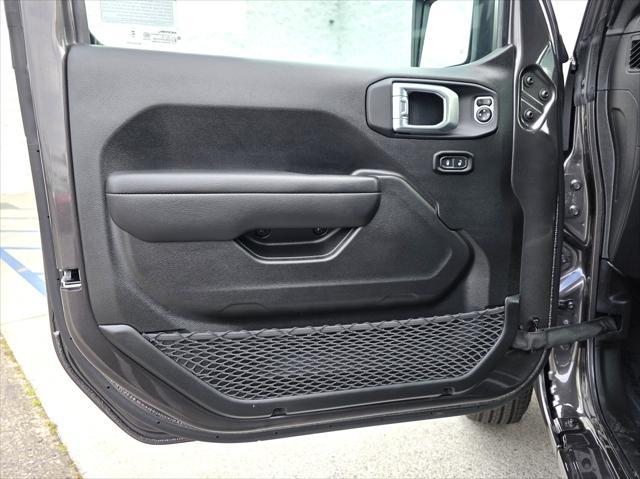 new 2025 Jeep Wrangler car, priced at $43,600