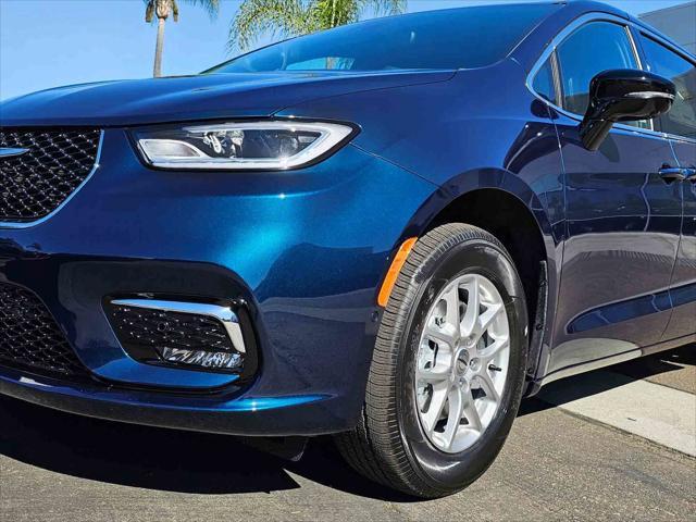 new 2025 Chrysler Pacifica car, priced at $41,900