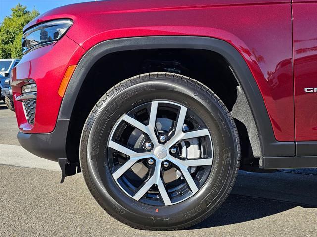 new 2025 Jeep Grand Cherokee car, priced at $44,295