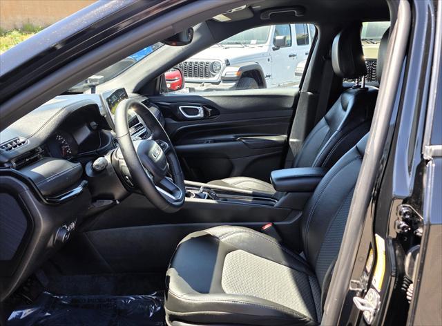 new 2025 Jeep Compass car, priced at $28,900