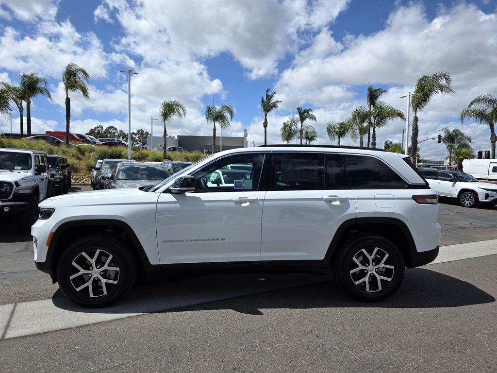 new 2025 Jeep Grand Cherokee car, priced at $44,500
