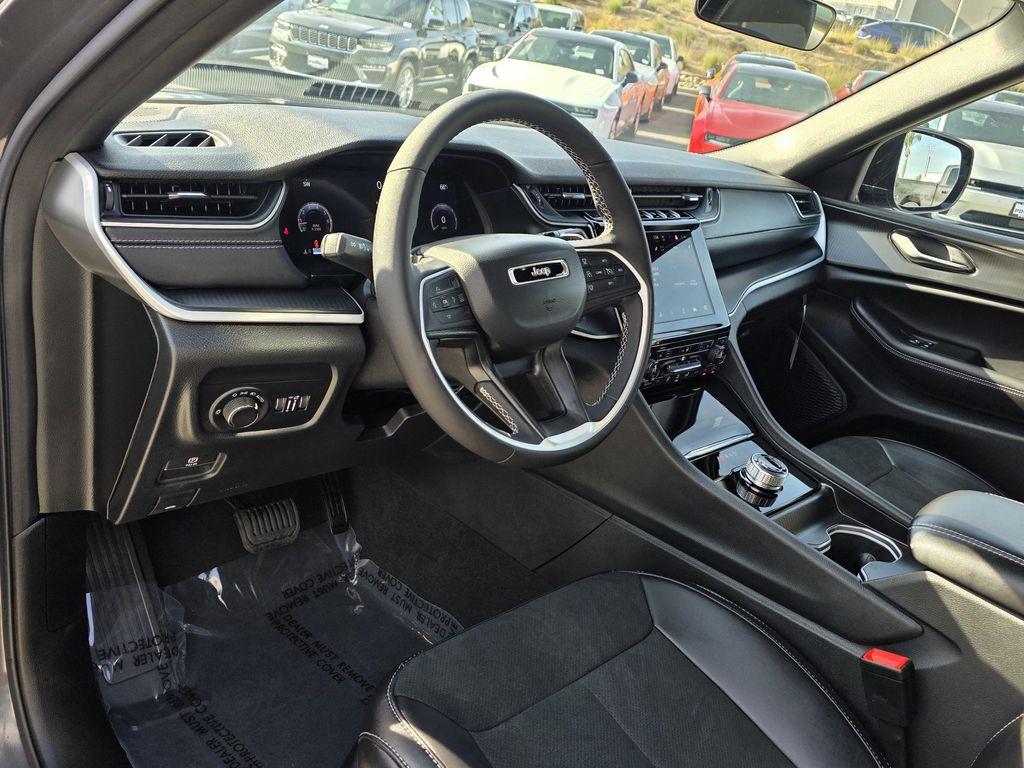 new 2025 Jeep Grand Cherokee car, priced at $36,980