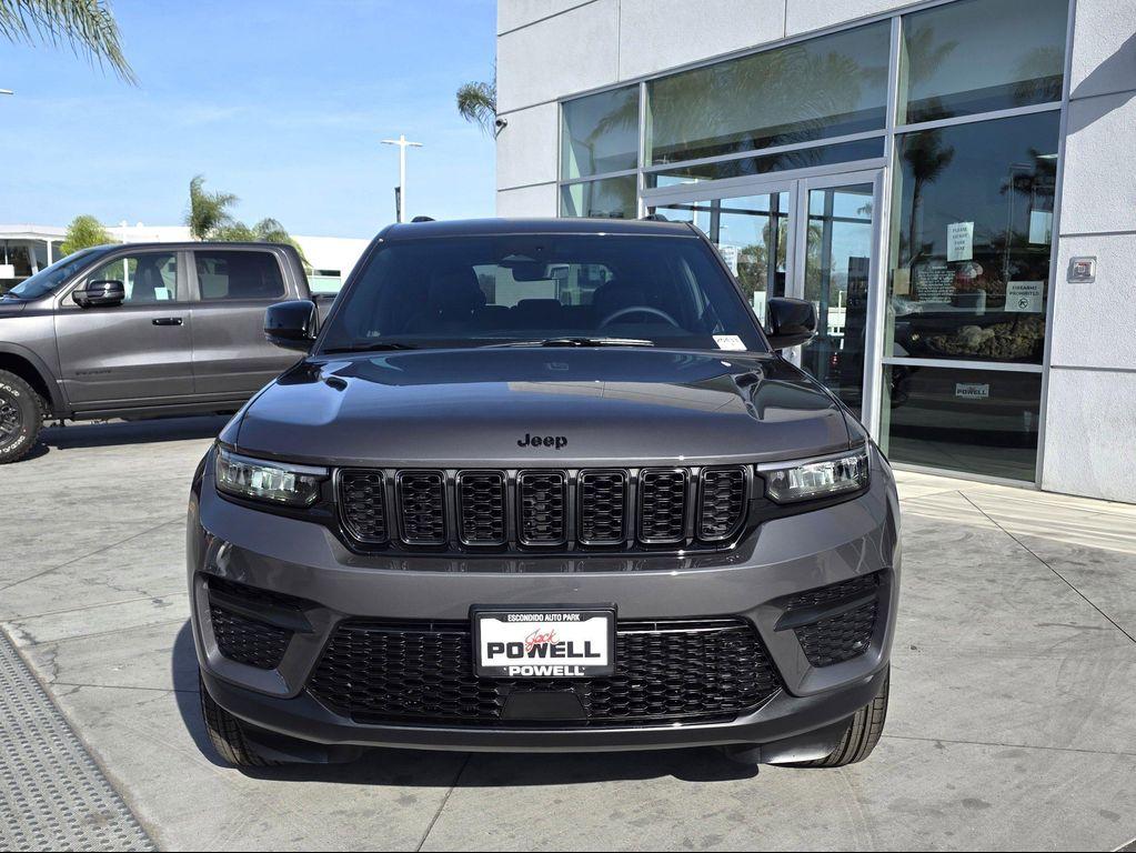new 2025 Jeep Grand Cherokee car, priced at $36,980