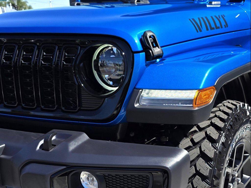 new 2025 Jeep Gladiator car, priced at $45,400