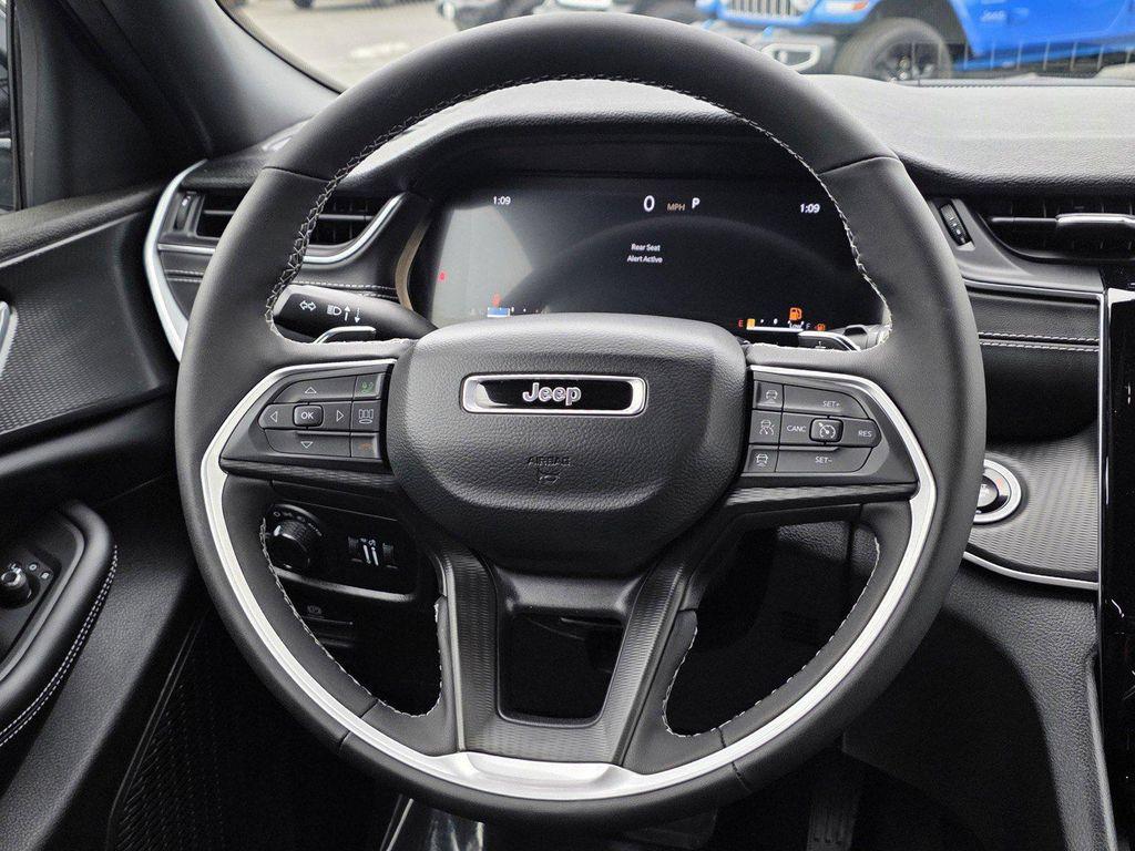 new 2025 Jeep Grand Cherokee L car, priced at $41,900