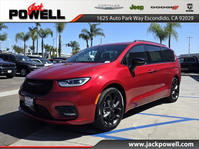 used 2025 Chrysler Pacifica car, priced at $46,900