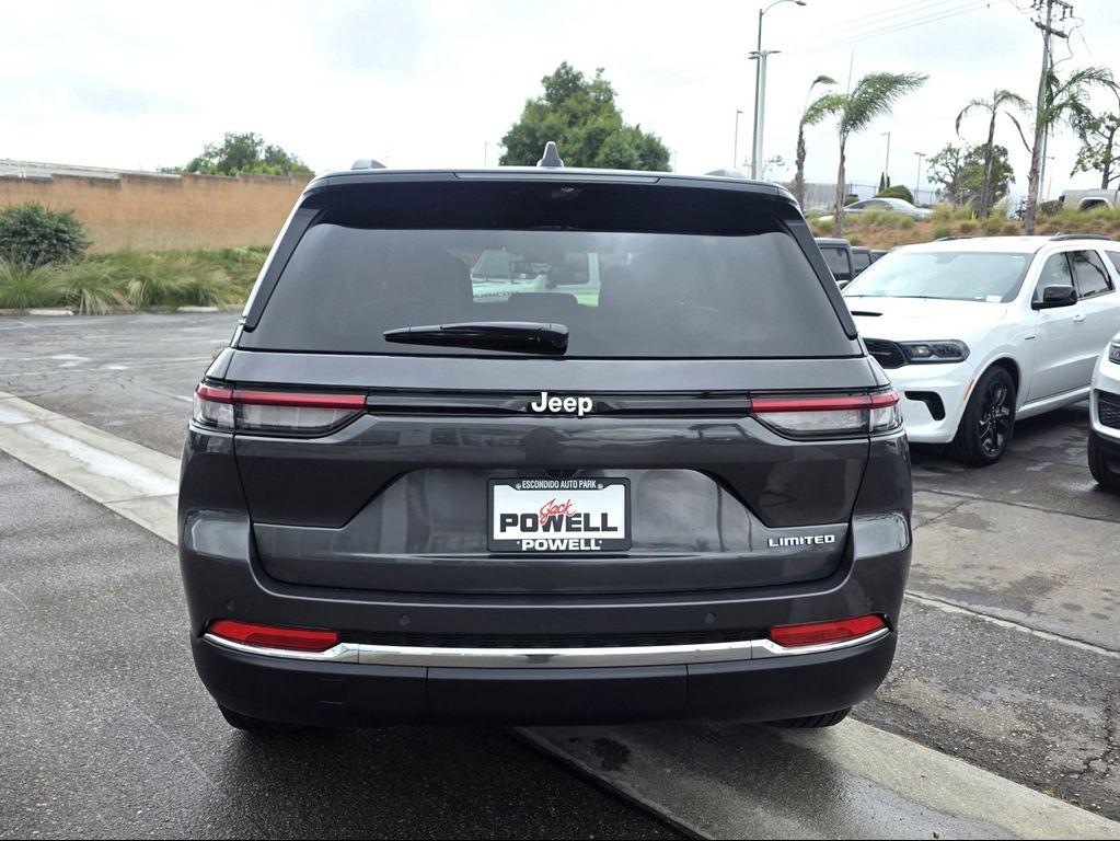 new 2025 Jeep Grand Cherokee car, priced at $45,900