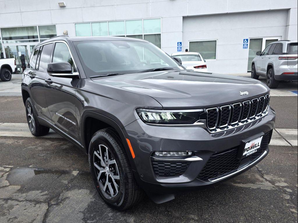 new 2025 Jeep Grand Cherokee car, priced at $45,900
