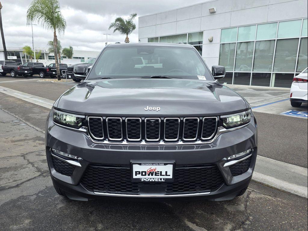 new 2025 Jeep Grand Cherokee car, priced at $45,900