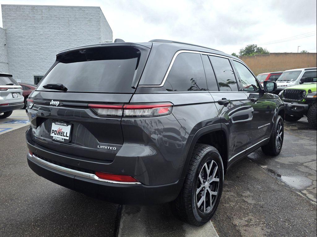 new 2025 Jeep Grand Cherokee car, priced at $45,900