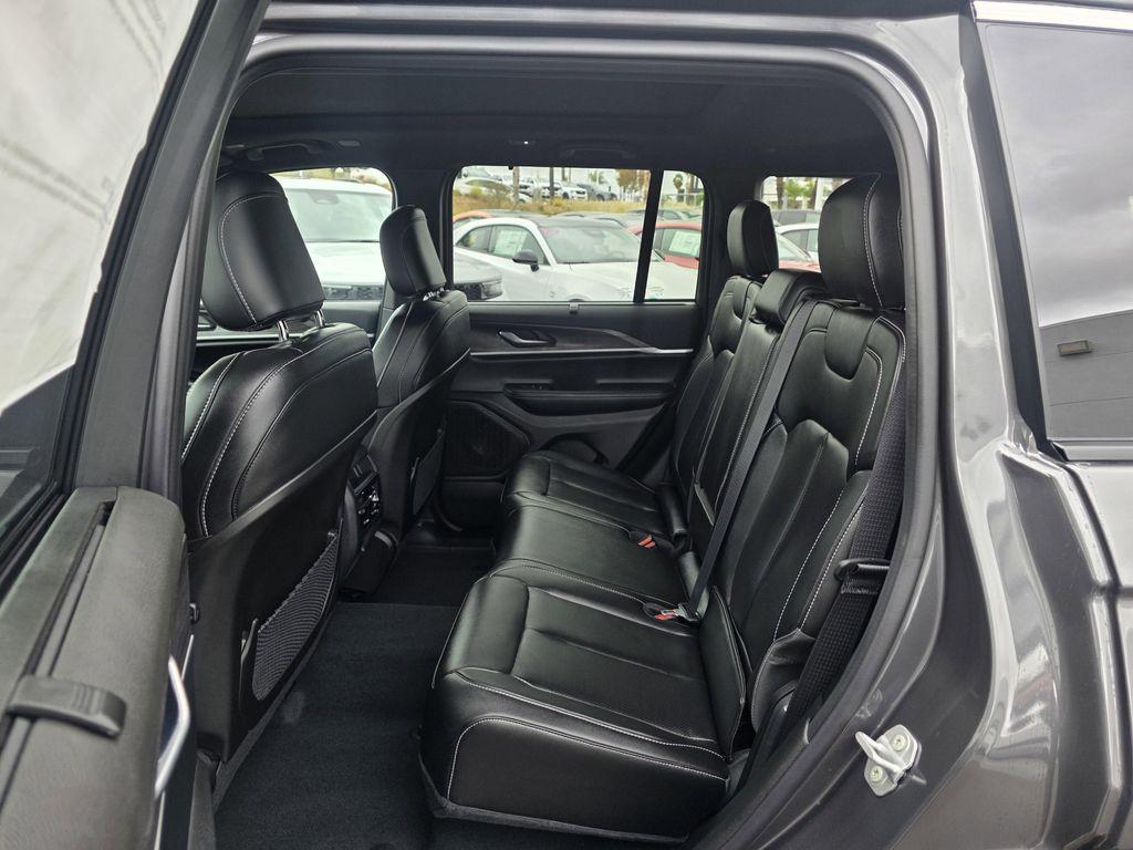 new 2025 Jeep Grand Cherokee car, priced at $45,900