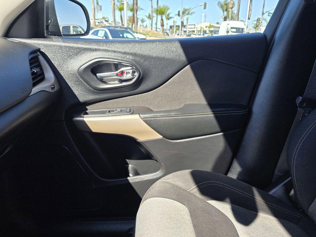 used 2018 Jeep Cherokee car, priced at $14,900