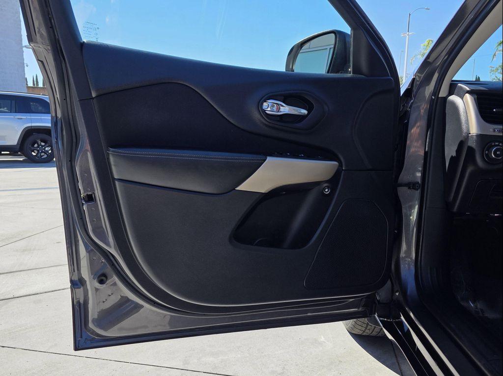 used 2018 Jeep Cherokee car, priced at $14,900