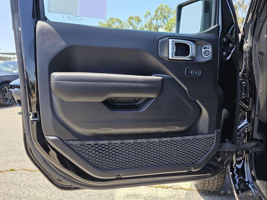 new 2025 Jeep Wrangler car, priced at $40,900