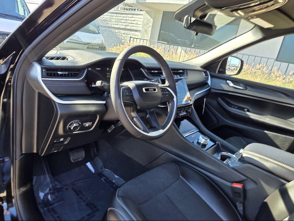 new 2025 Jeep Grand Cherokee L car, priced at $39,500