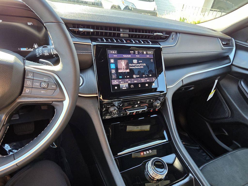 new 2025 Jeep Grand Cherokee L car, priced at $39,500