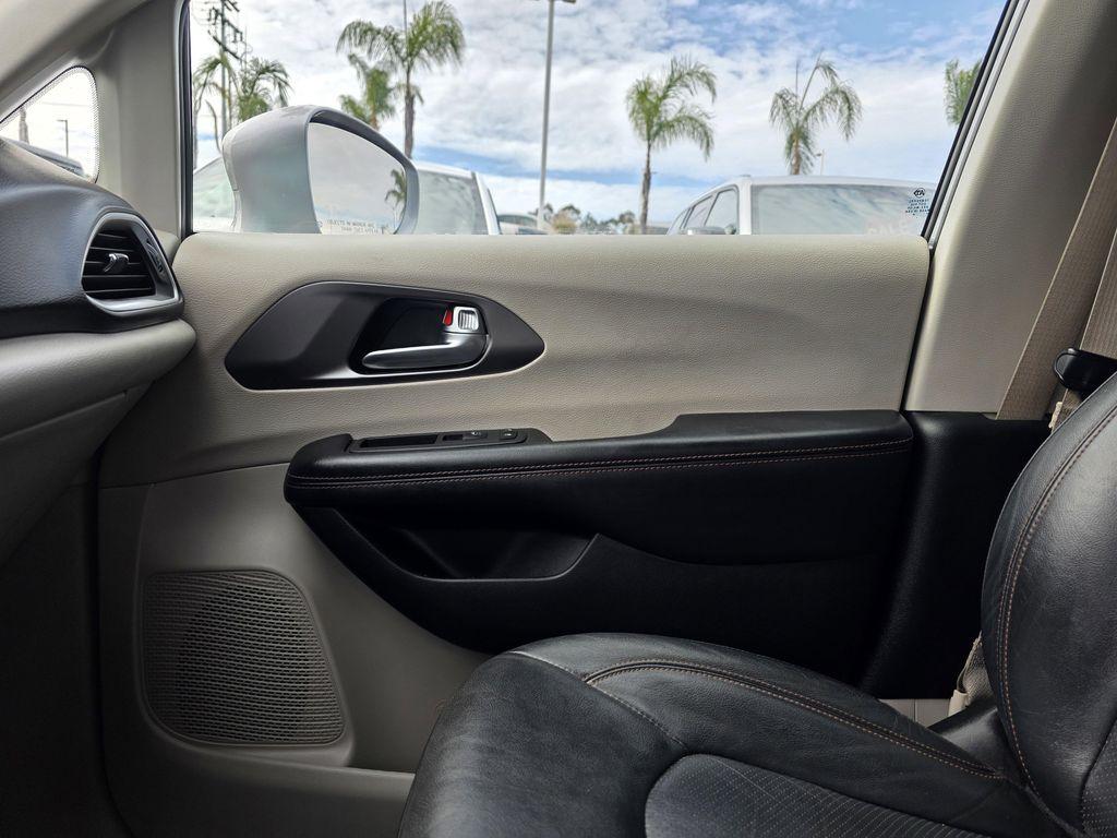 used 2020 Chrysler Pacifica car, priced at $23,900