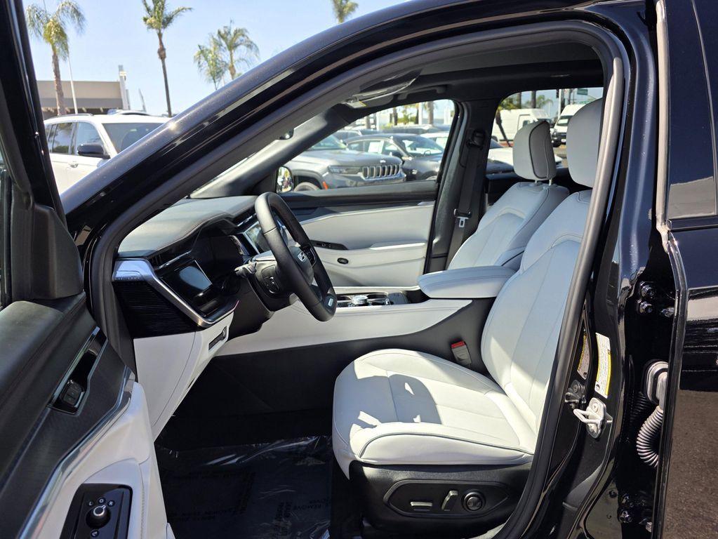 new 2025 Jeep Wagoneer S car, priced at $52,490