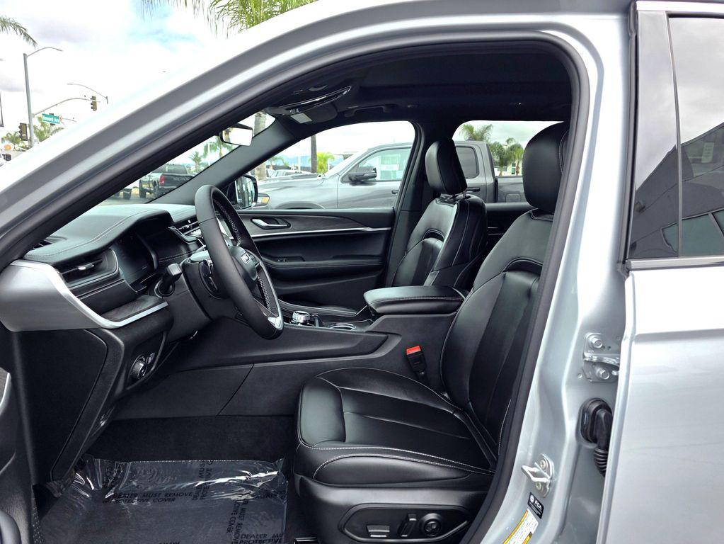 new 2025 Jeep Grand Cherokee L car, priced at $46,900