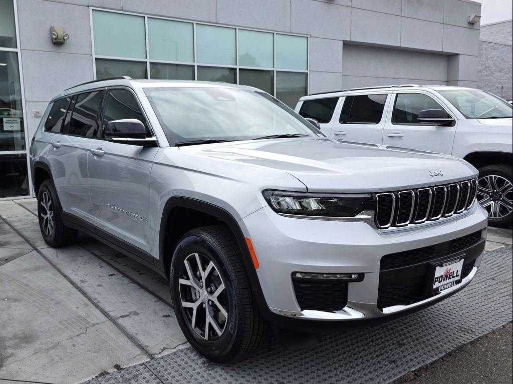 new 2025 Jeep Grand Cherokee L car, priced at $46,900
