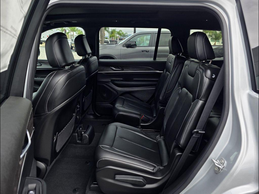 new 2025 Jeep Grand Cherokee L car, priced at $46,900