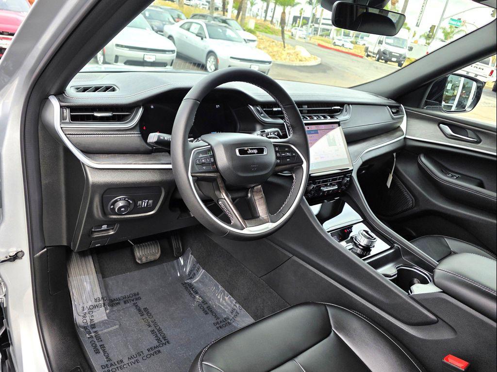 new 2025 Jeep Grand Cherokee L car, priced at $46,900