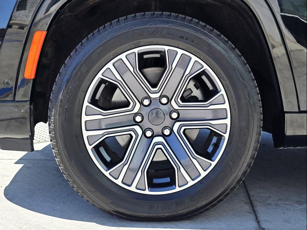 used 2024 Jeep Wagoneer L car, priced at $53,900
