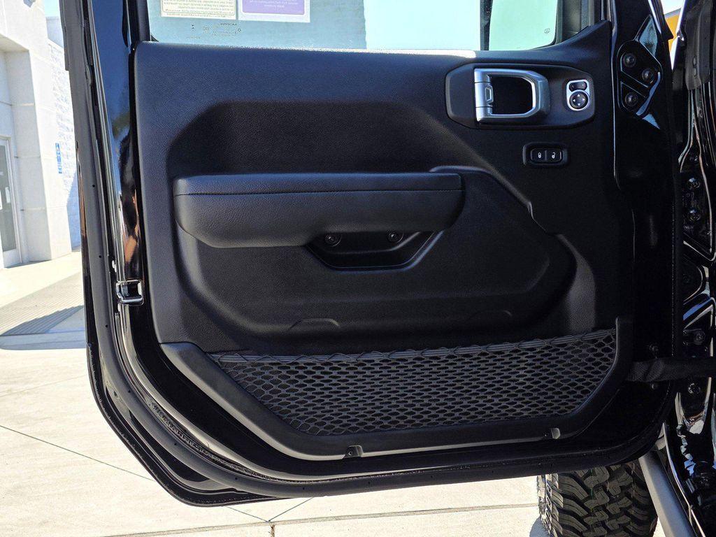new 2025 Jeep Wrangler car, priced at $49,900