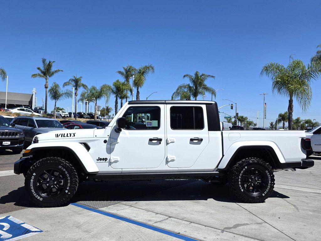 new 2025 Jeep Gladiator car, priced at $41,900