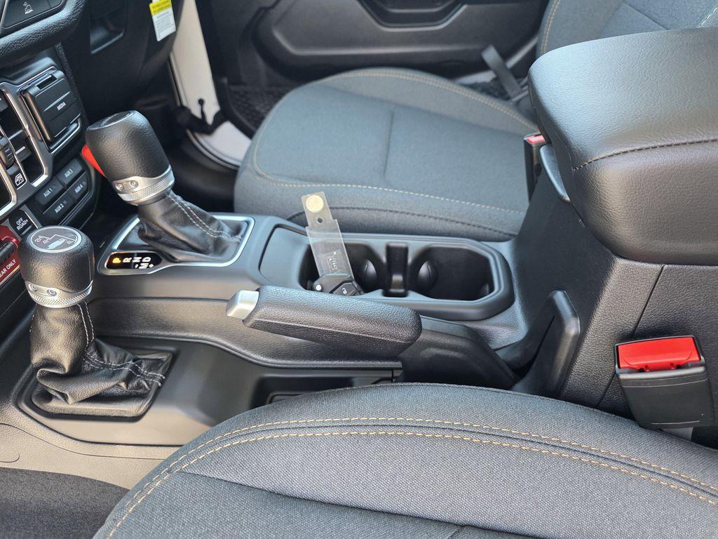 new 2025 Jeep Gladiator car, priced at $41,900