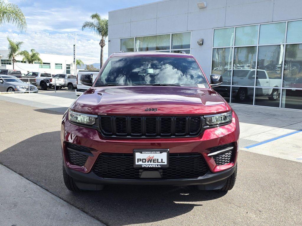 new 2025 Jeep Grand Cherokee car, priced at $38,900