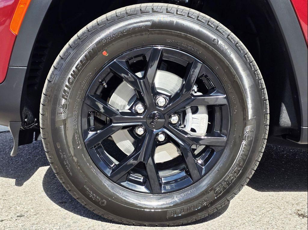 new 2025 Jeep Grand Cherokee car, priced at $38,900