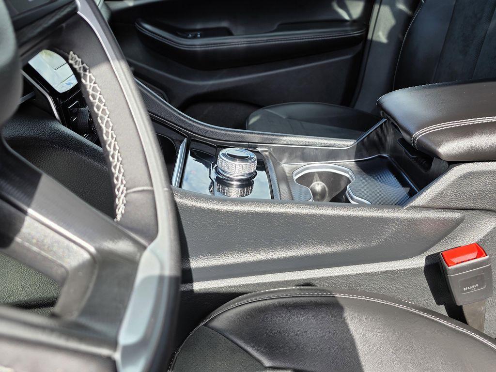 new 2025 Jeep Grand Cherokee car, priced at $38,900