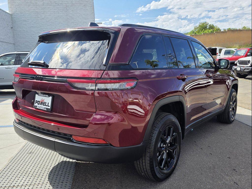 new 2025 Jeep Grand Cherokee car, priced at $38,900