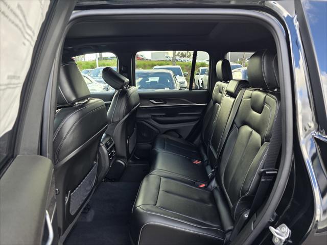 new 2025 Jeep Grand Cherokee car, priced at $47,900