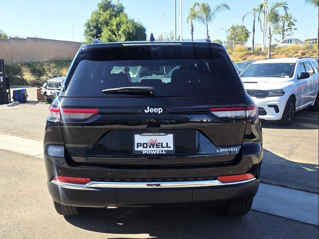 new 2025 Jeep Grand Cherokee car, priced at $45,900