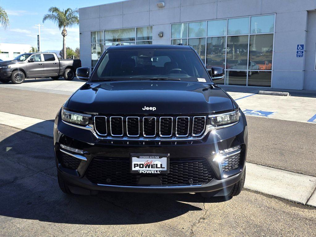 new 2025 Jeep Grand Cherokee car, priced at $45,900